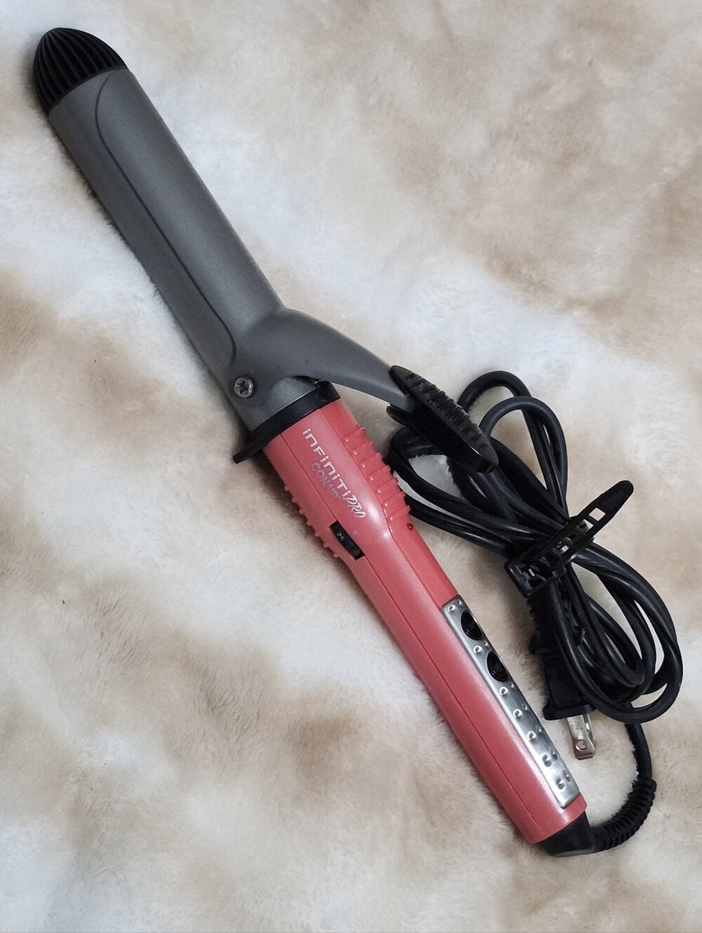 Pink Conair Infiniti Pro 1.25" Curling Iron